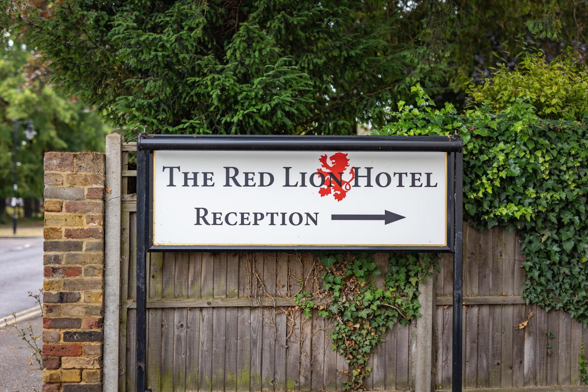 The Red Lion Hotel Hillingdon Buitenkant foto