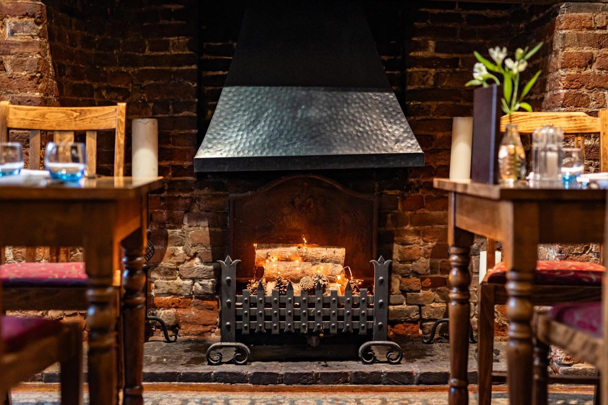 The Red Lion Hotel Hillingdon Buitenkant foto