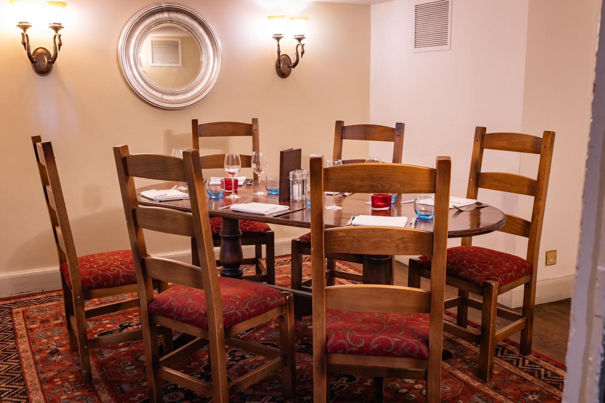 The Red Lion Hotel Hillingdon Buitenkant foto