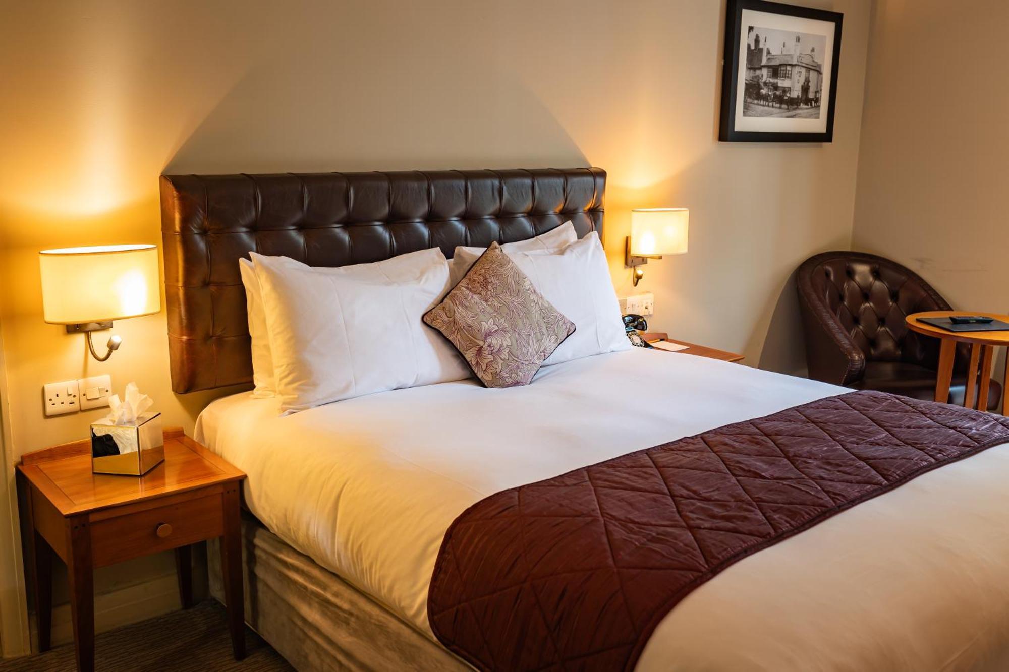 The Red Lion Hotel Hillingdon Buitenkant foto